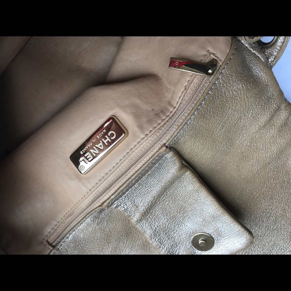 Chanel gold shoulder bag - Picture 3 of 8